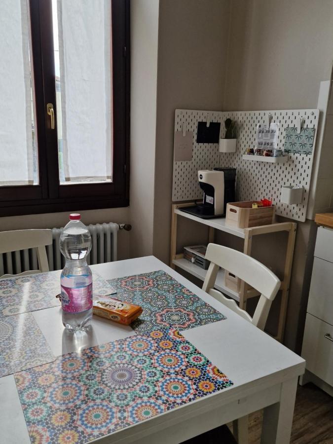 Voi Da Noi Intero Appartamento Con Parcheggio Privato Торно Екстериор снимка